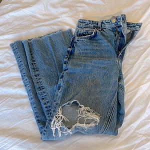 zara vintage wide leg baggy distressed jeans size four! high rise